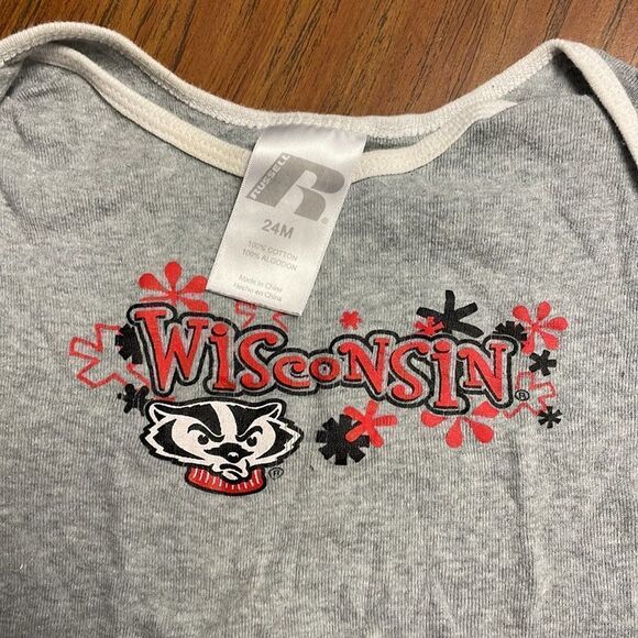 Wisconsin Badge One Piece for Baby - Picture 4 of 8